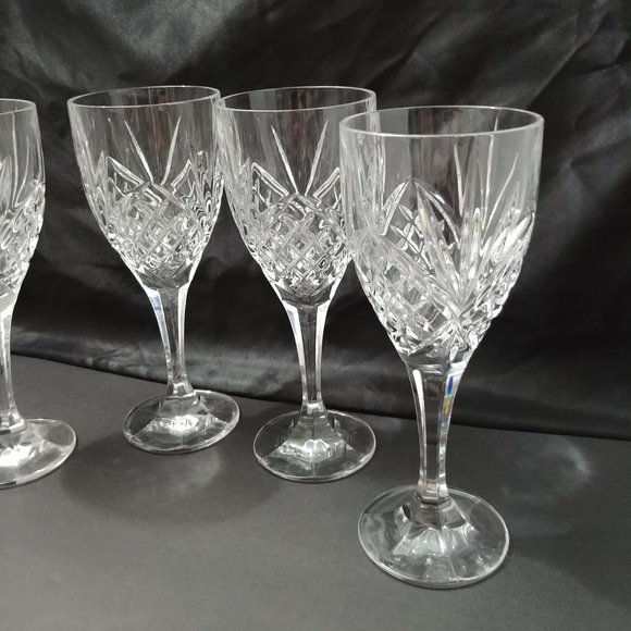Set of Four Beautiful Crystal Wine Goblets - Picture 6 of 12